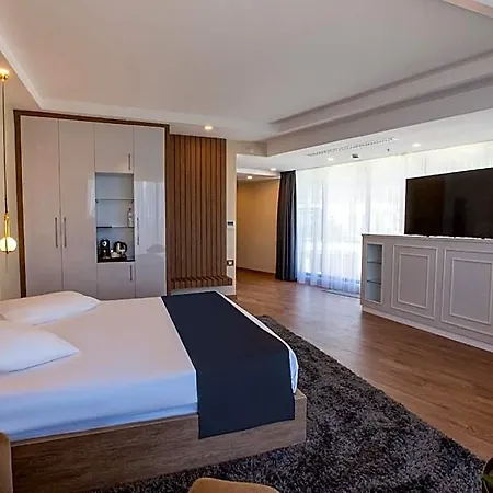 Cabir Deluxe Hotel 5*